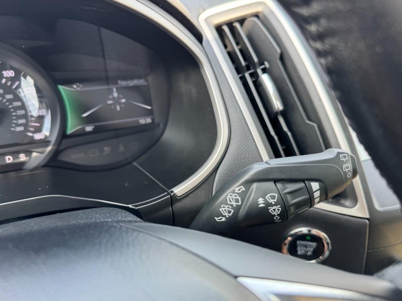 Ford Edge Vehicle Full-screen Gallery Image 21