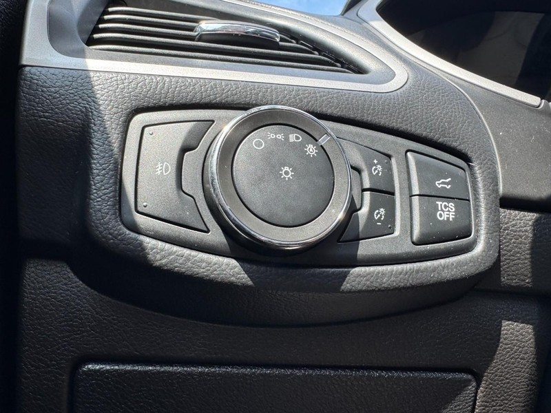 Ford Edge Vehicle Full-screen Gallery Image 22