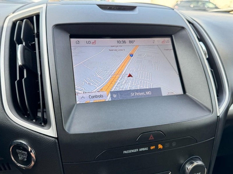 Ford Edge Vehicle Full-screen Gallery Image 23