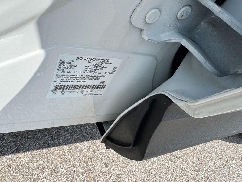 Ford Edge Vehicle Full-screen Gallery Image 28