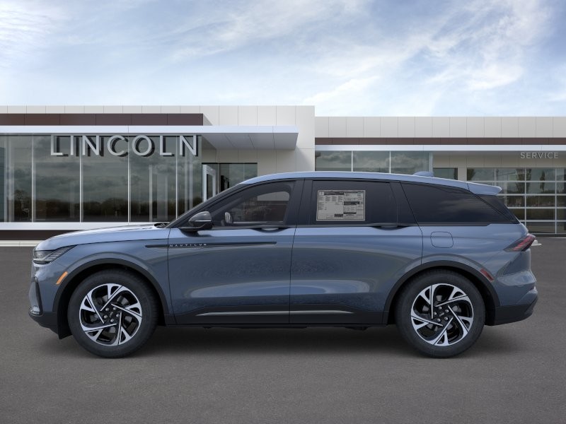 Lincoln Nautilus Vehicle Full-screen Gallery Image 03