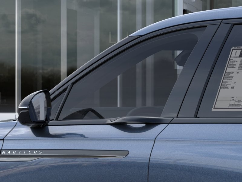 Lincoln Nautilus Vehicle Full-screen Gallery Image 20