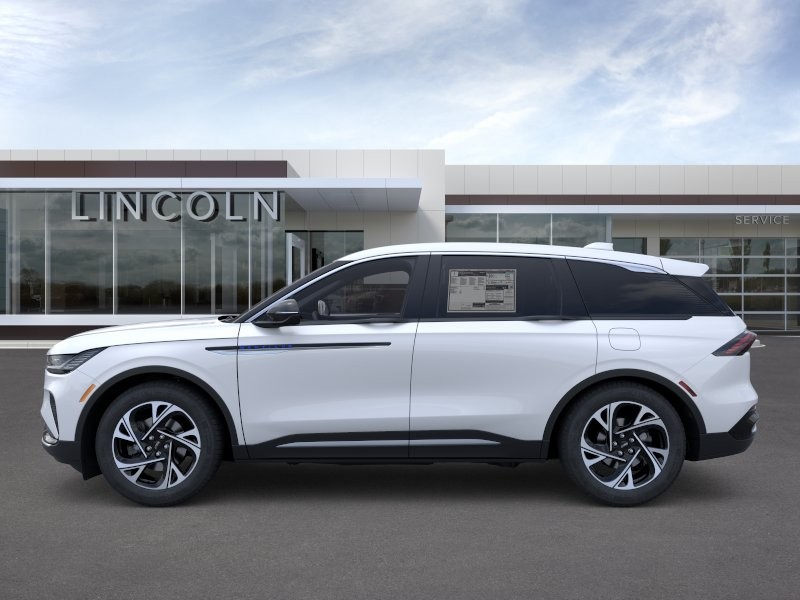 Lincoln Nautilus Vehicle Full-screen Gallery Image 03