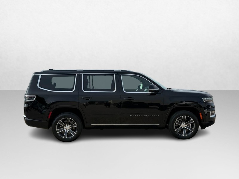 Jeep Grand Wagoneer Vehicle Full-screen Gallery Image 08