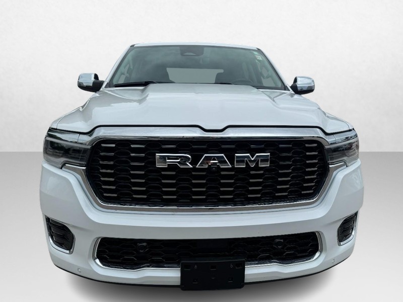 Ram 1500 Vehicle Full-screen Gallery Image 02
