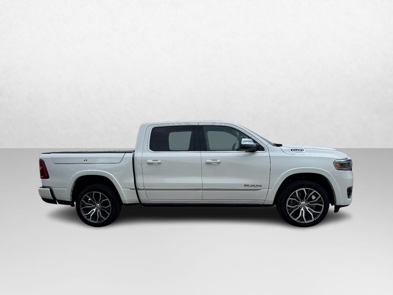 Ram 1500 Vehicle Full-screen Gallery Image 04