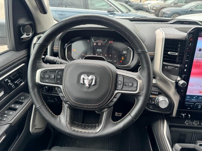 Ram 1500 Vehicle Full-screen Gallery Image 10
