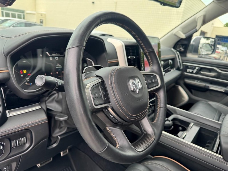Ram 1500 Vehicle Full-screen Gallery Image 15