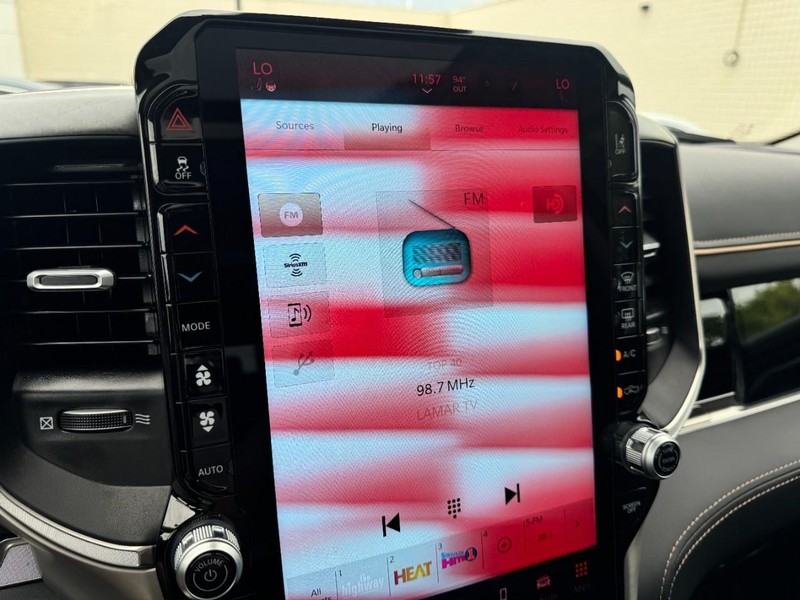 Ram 1500 Vehicle Full-screen Gallery Image 16