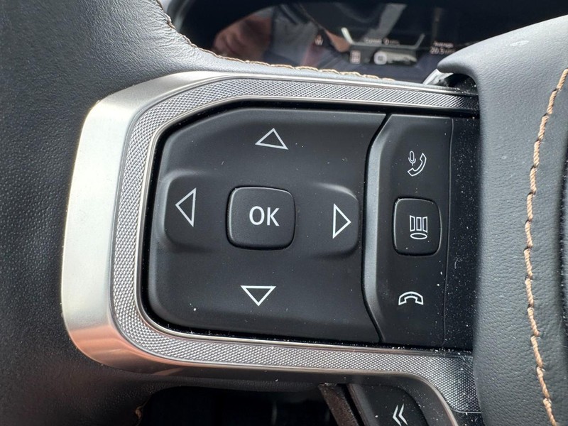 Ram 1500 Vehicle Full-screen Gallery Image 18