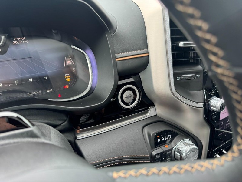 Ram 1500 Vehicle Full-screen Gallery Image 21