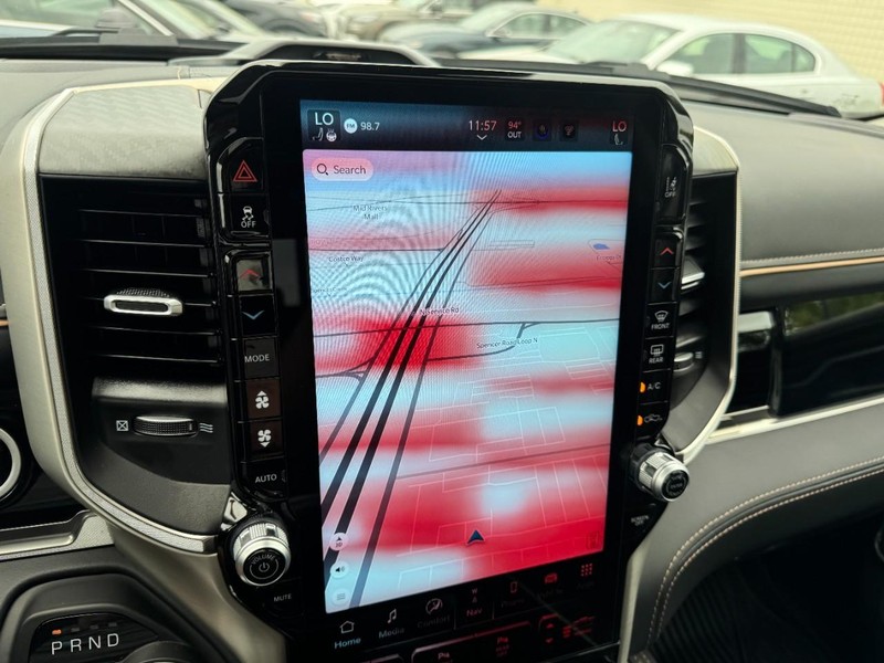 Ram 1500 Vehicle Full-screen Gallery Image 23
