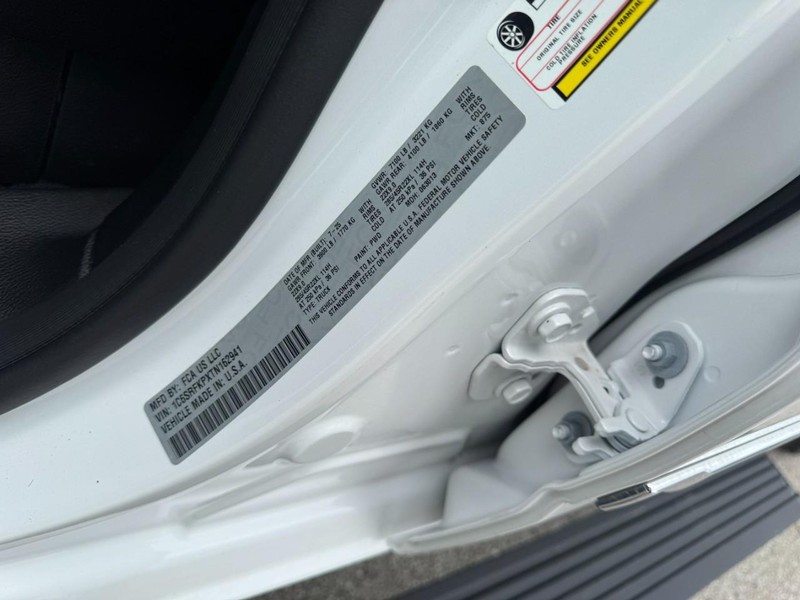 Ram 1500 Vehicle Full-screen Gallery Image 28