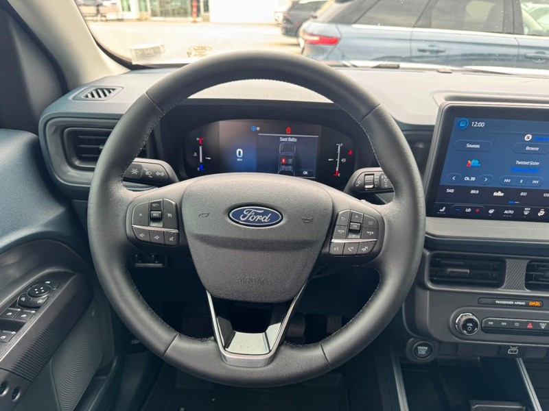 Ford Maverick Vehicle Full-screen Gallery Image 10