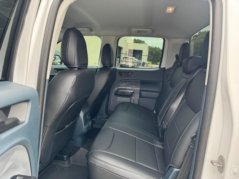 Ford Maverick Vehicle Full-screen Gallery Image 12