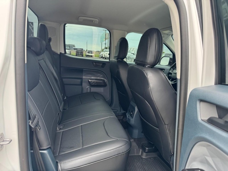 Ford Maverick Vehicle Full-screen Gallery Image 13