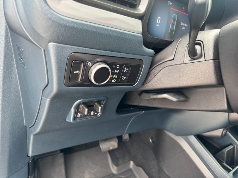 Ford Maverick Vehicle Full-screen Gallery Image 14