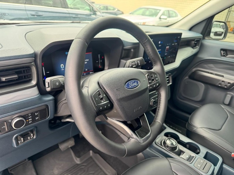 Ford Maverick Vehicle Full-screen Gallery Image 15