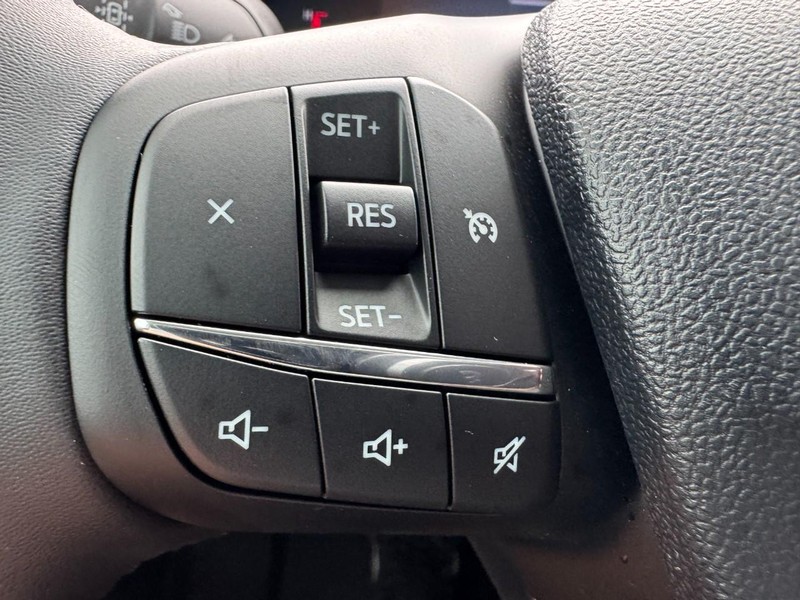 Ford Maverick Vehicle Full-screen Gallery Image 18