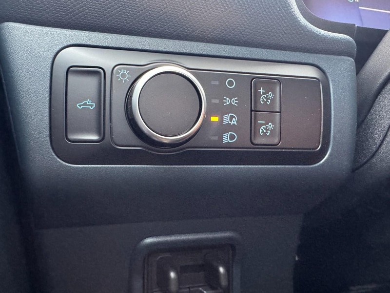 Ford Maverick Vehicle Full-screen Gallery Image 22
