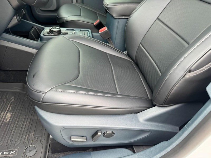 Ford Maverick Vehicle Full-screen Gallery Image 26