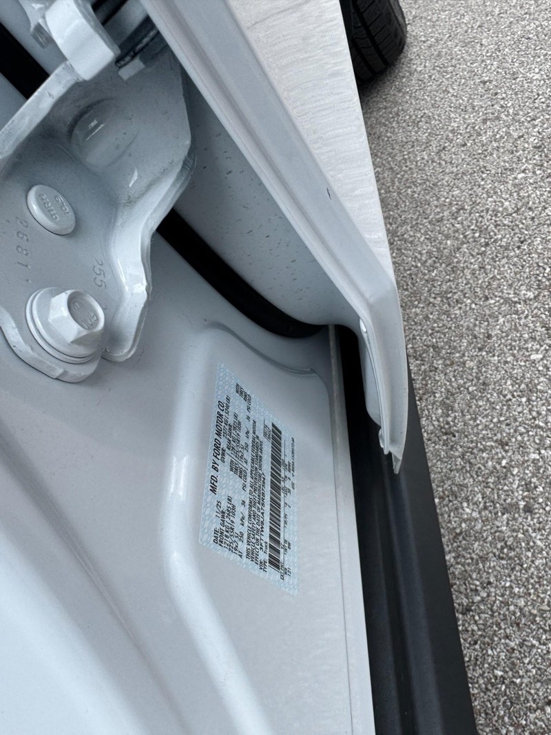 Ford Maverick Vehicle Full-screen Gallery Image 28