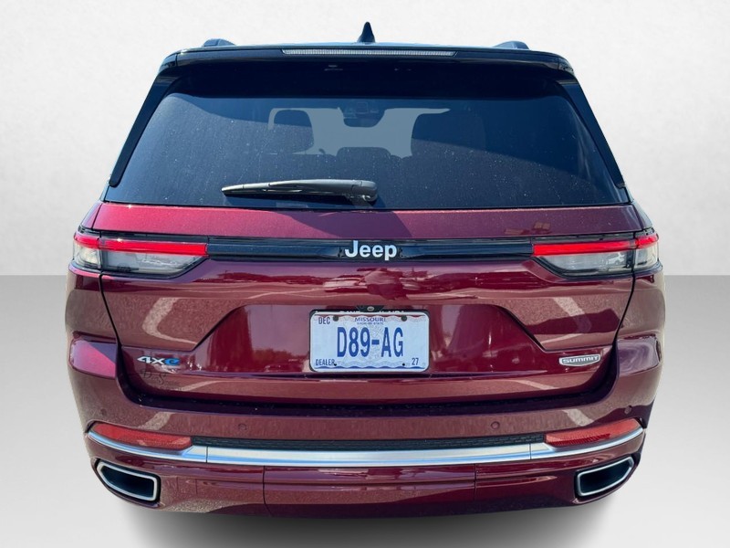 Jeep Grand Cherokee 4xe Vehicle Full-screen Gallery Image 06