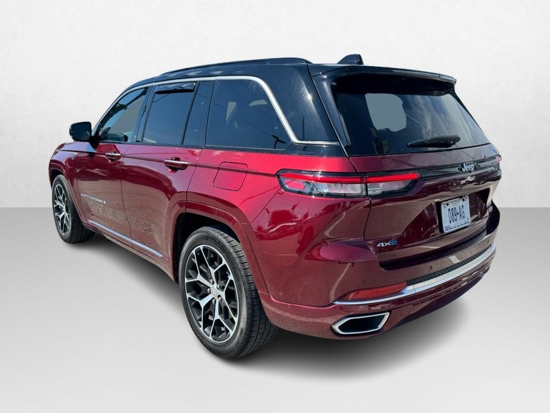 Jeep Grand Cherokee 4xe Vehicle Full-screen Gallery Image 07