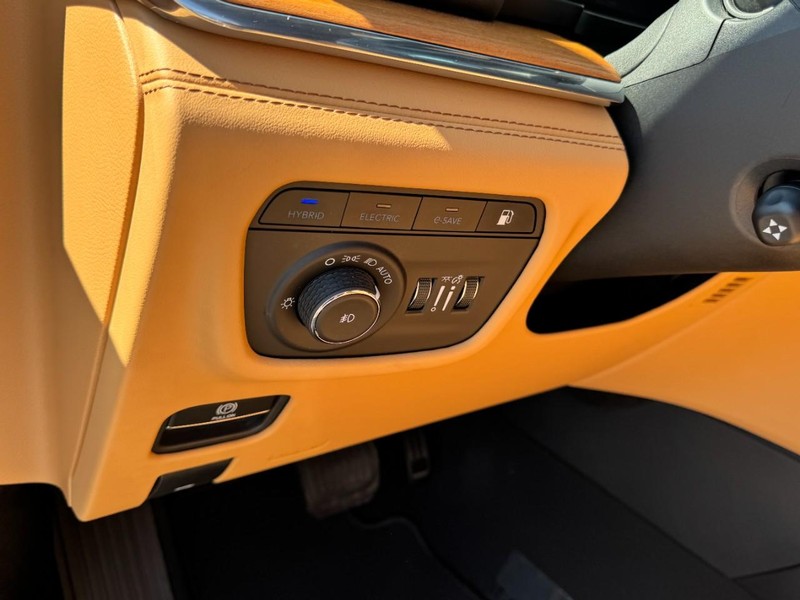 Jeep Grand Cherokee 4xe Vehicle Full-screen Gallery Image 14