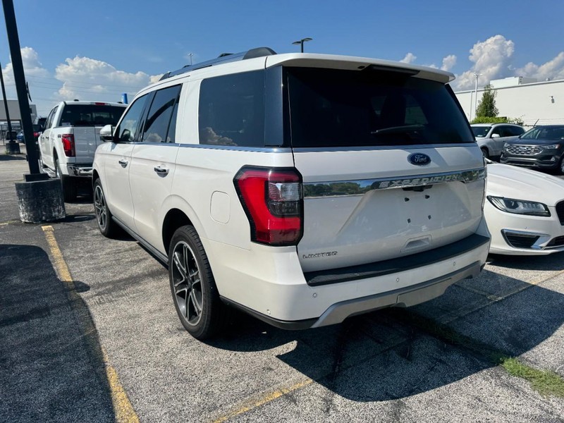 Ford Expedition Vehicle Full-screen Gallery Image 04