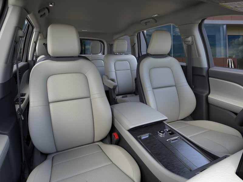 Lincoln Aviator Vehicle Full-screen Gallery Image 10