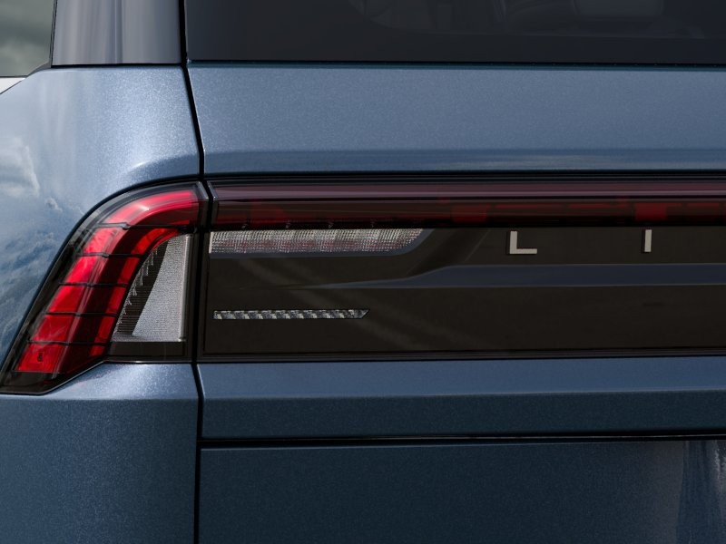 Lincoln Navigator Vehicle Full-screen Gallery Image 21
