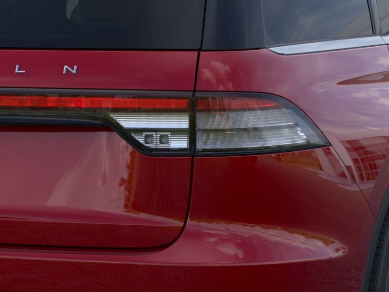 Lincoln Aviator Vehicle Full-screen Gallery Image 21