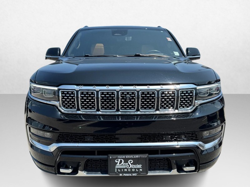 Jeep Grand Wagoneer Vehicle Full-screen Gallery Image 02