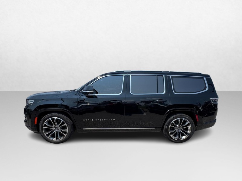 Jeep Grand Wagoneer Vehicle Full-screen Gallery Image 08