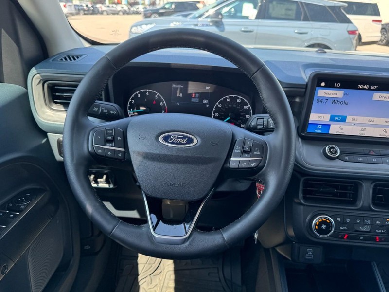 Ford Maverick Vehicle Full-screen Gallery Image 10