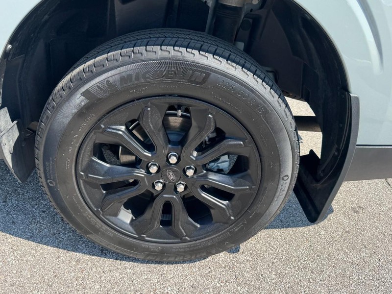 Ford Maverick Vehicle Full-screen Gallery Image 27