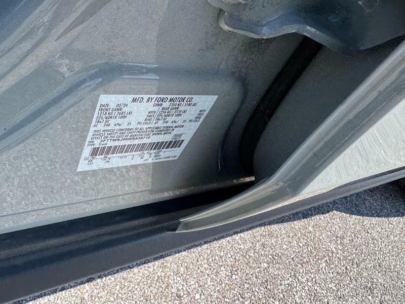 Ford Maverick Vehicle Full-screen Gallery Image 28