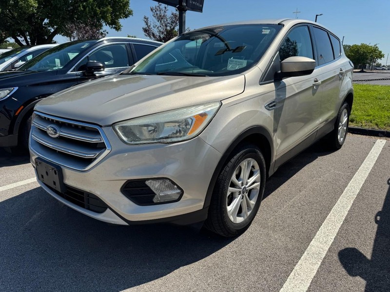 Ford Escape Vehicle Full-screen Gallery Image 03
