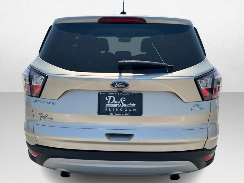 Ford Escape Vehicle Full-screen Gallery Image 06