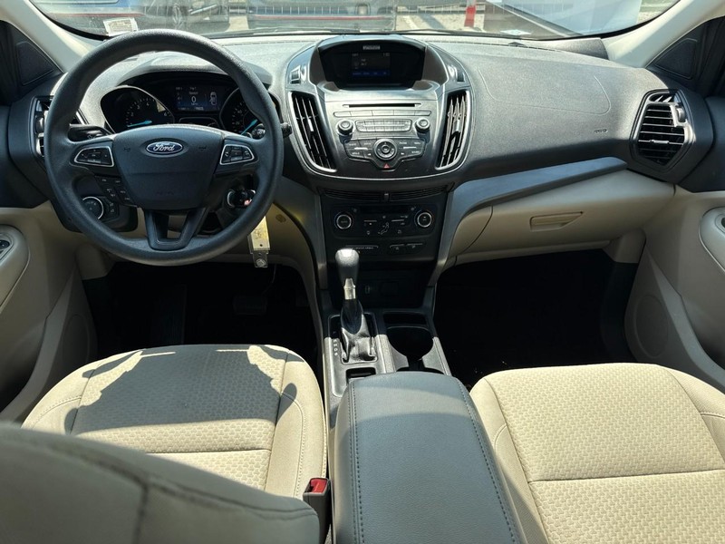 Ford Escape Vehicle Full-screen Gallery Image 09