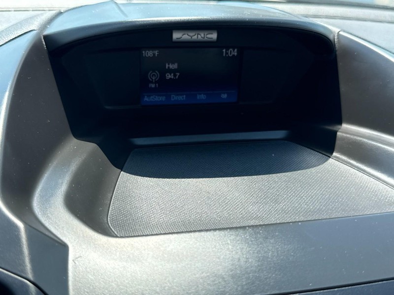 Ford Escape Vehicle Full-screen Gallery Image 21