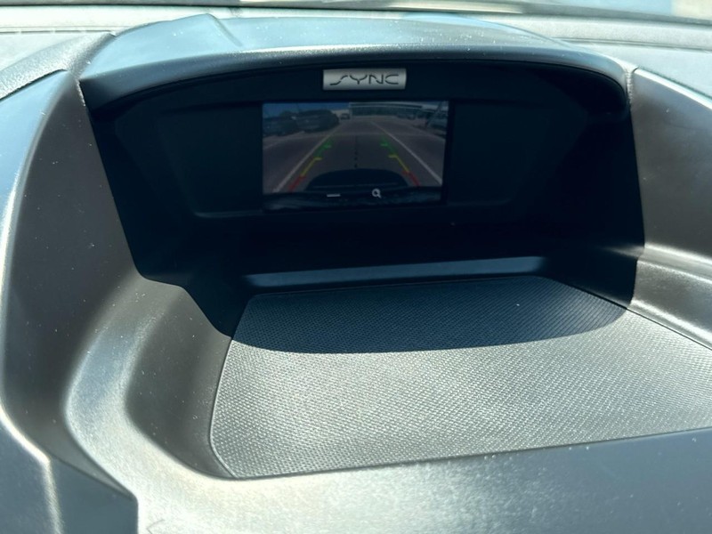 Ford Escape Vehicle Full-screen Gallery Image 22