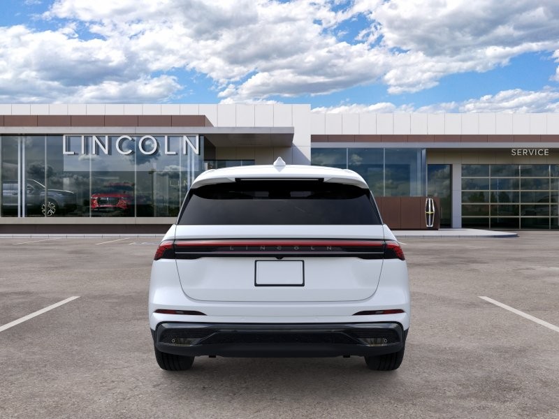 Lincoln Nautilus Vehicle Full-screen Gallery Image 05