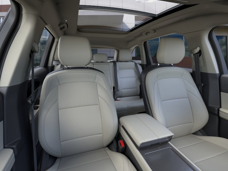 Lincoln Nautilus Vehicle Full-screen Gallery Image 10