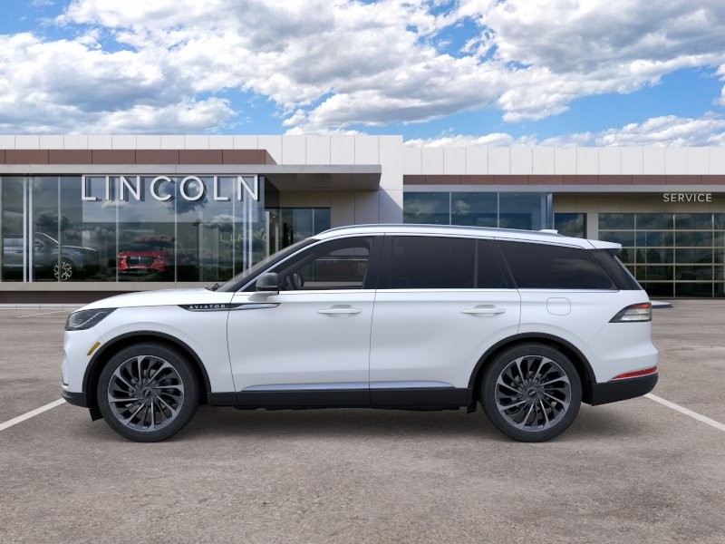 Lincoln Aviator Vehicle Full-screen Gallery Image 03