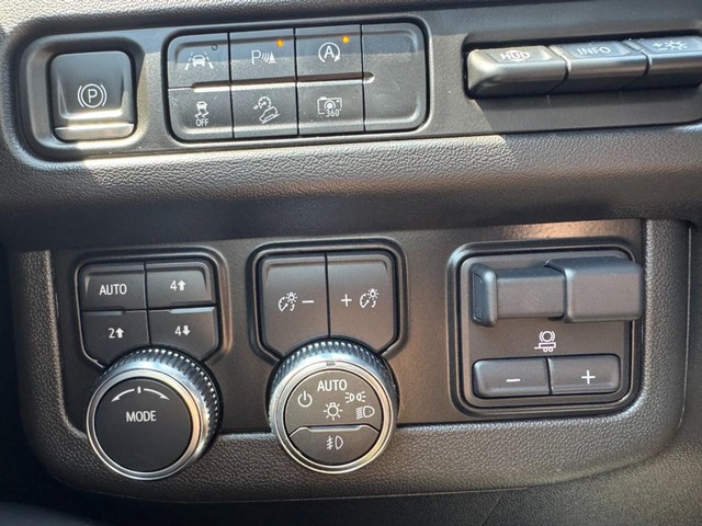 2023 GMC Yukon XL AT4 thumbnail image 22