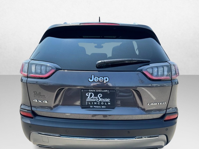 Jeep Cherokee Vehicle Full-screen Gallery Image 06