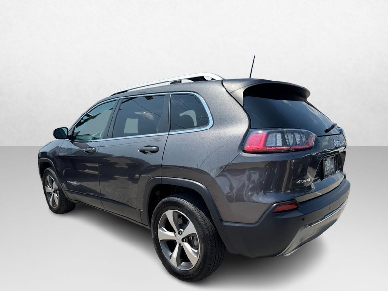 Jeep Cherokee Vehicle Full-screen Gallery Image 07