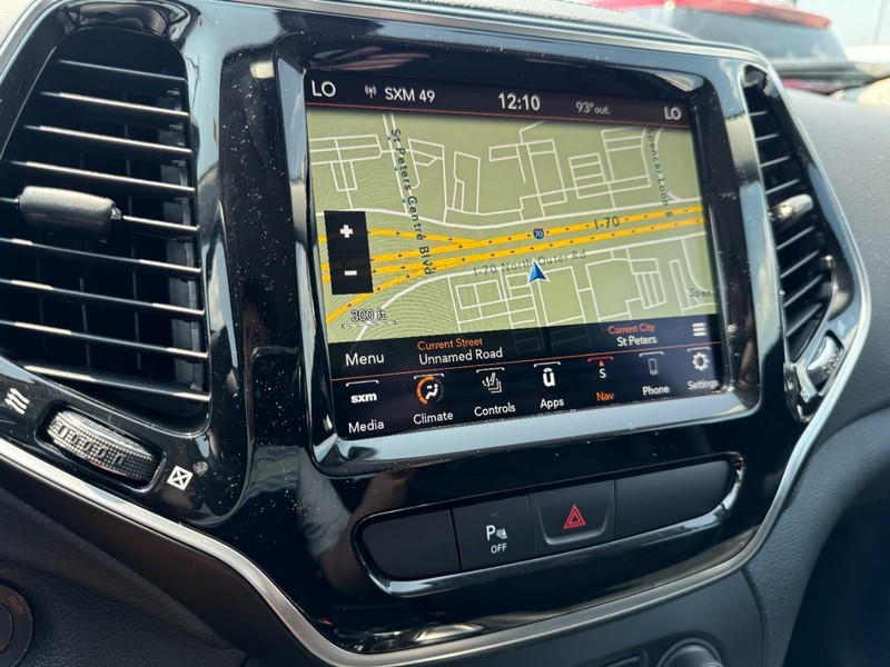 Jeep Cherokee Vehicle Full-screen Gallery Image 23